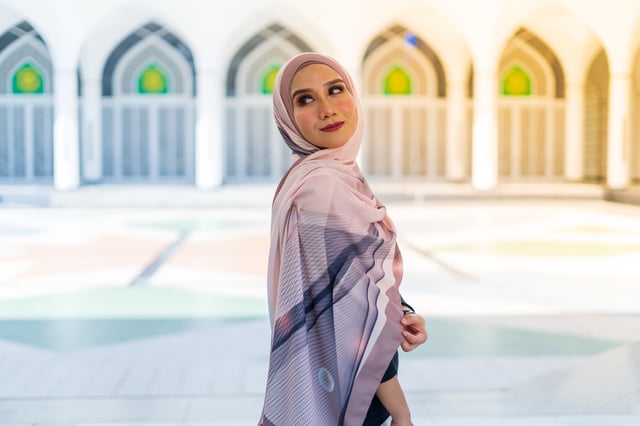 Dress Modestly In Public Dress Modestly In Public