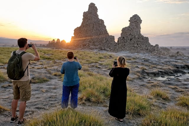 Three tourists at Lac Abb&eacute;, Djibouti